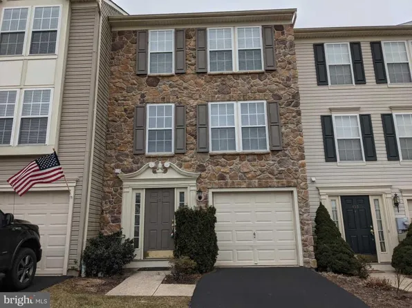 625 Village Ct, Quakertown, PA 18951