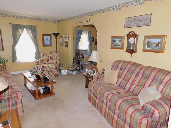 5th image of 12 Maltby Ave