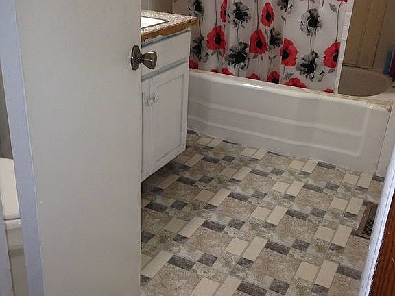 5th image of 433 4th Ave S