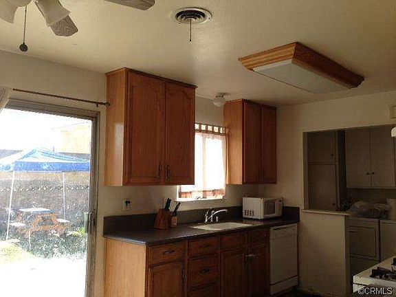 3rd image of 10522 Stern Ave