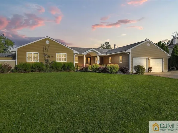 411 Brandywine Ave, Forked River, NJ 08731