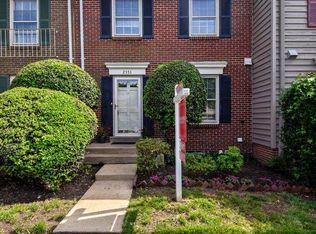 2553 Windbreak Dr, Alexandria, VA 22306