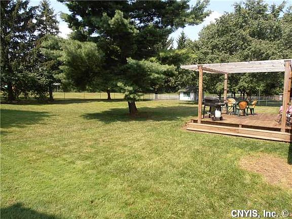 3rd image of 111 Sunflower Dr