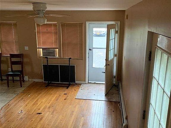 3rd image of 3 Oakmont Ave