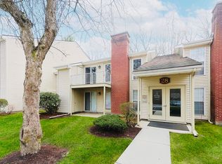28 Walden Dr APT 17, Natick, MA 01760