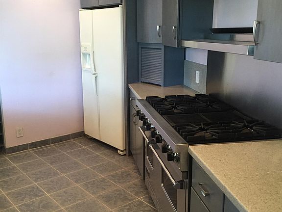 5th image of 2312 E Amerige Ave