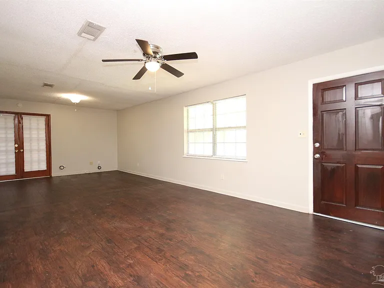 4745 Praline Ln — Photo 4