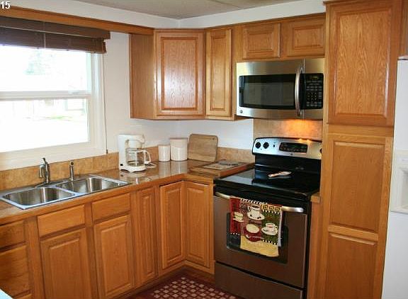 3rd image of 847 SE 40th Ave