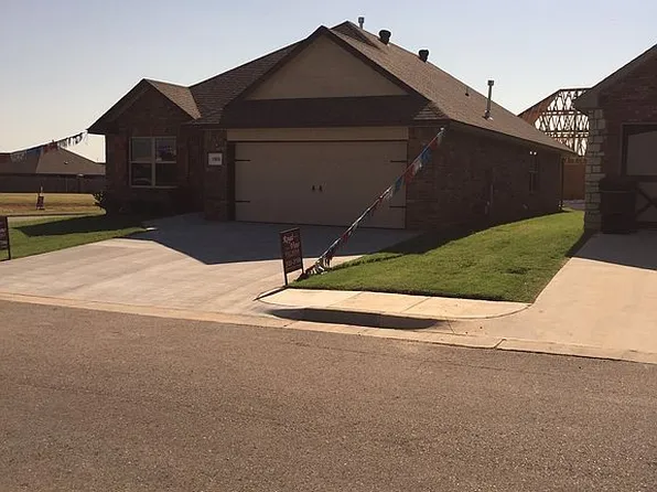 1008 Golden Leaf Dr, Moore, OK 73160