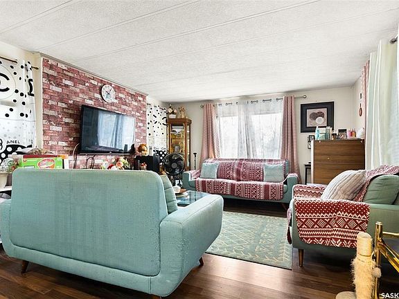 4th image of 55 Garuik Cres