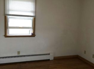 2413 Fish Hatchery Rd, Madison, WI 53713