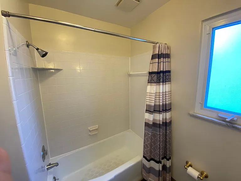 1438 Glenview Rd #UPPER — Photo 8