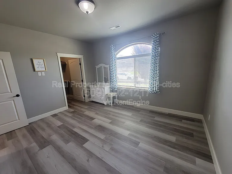 4801 Pinehurst Dr — Photo 10
