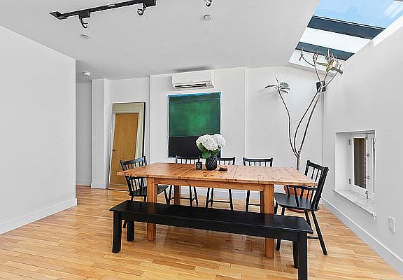5th image of 345 W 20th St #4
