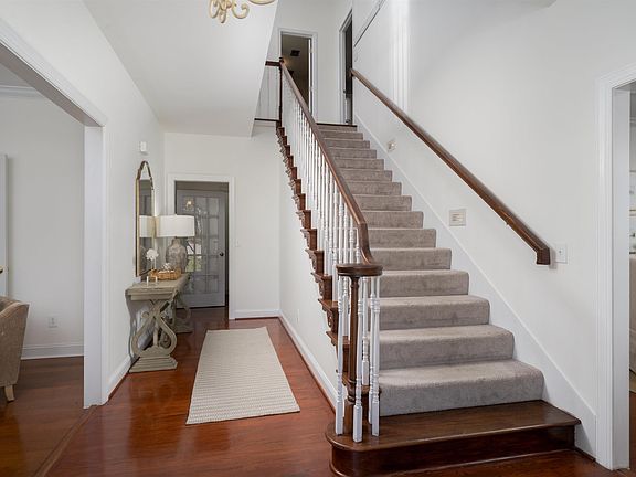 4th image of 109 Kingsley Cir