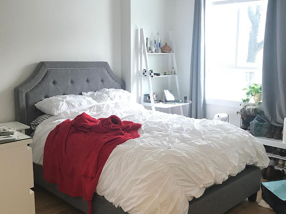 1st image of 10 Lexington Ave APT 02P
