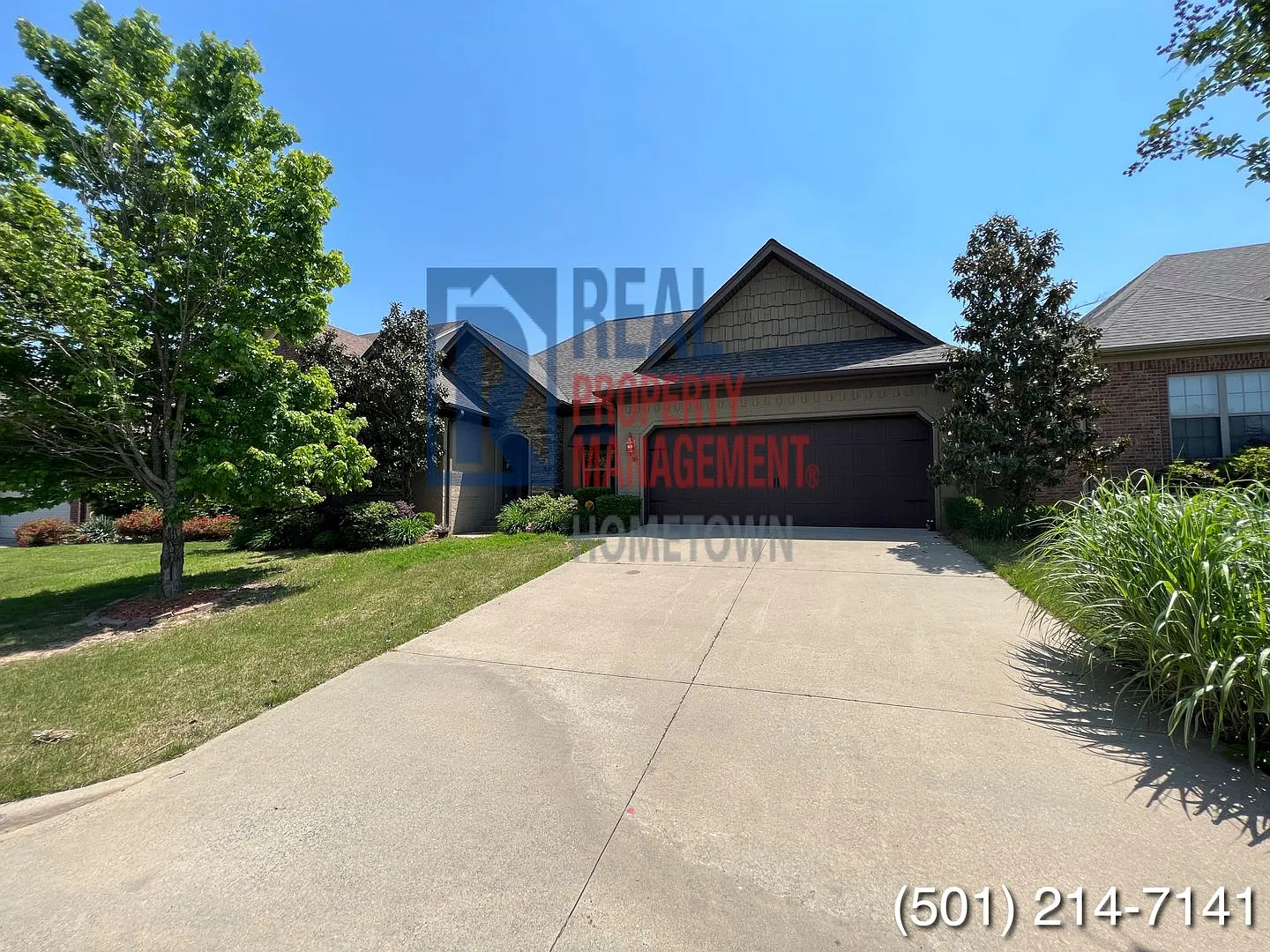 3-Bed 2-Bath Home in LR! Open Floor Plan! — Photo 1