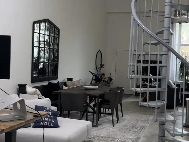 807 Field St SE — Photo 3