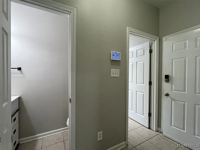 704 Emerald Dr — Photo 30