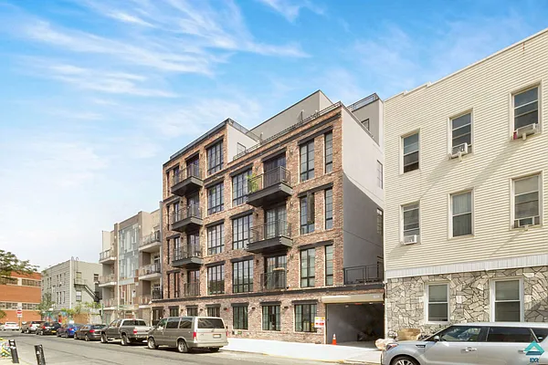 Rented by EXR | media 35