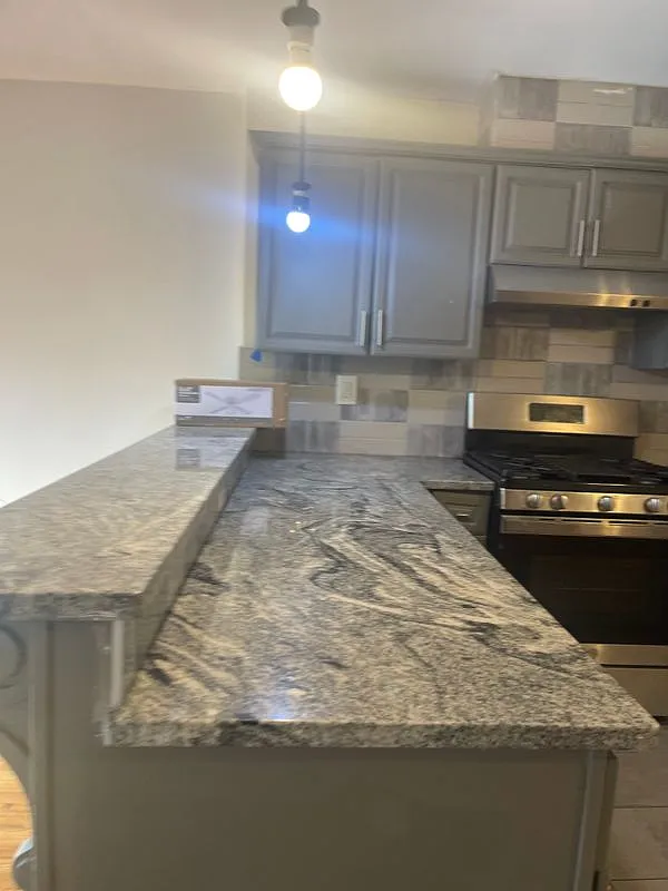 3 bed, 2.0 bath, 2000 sqft, $3,800 — Photo 1