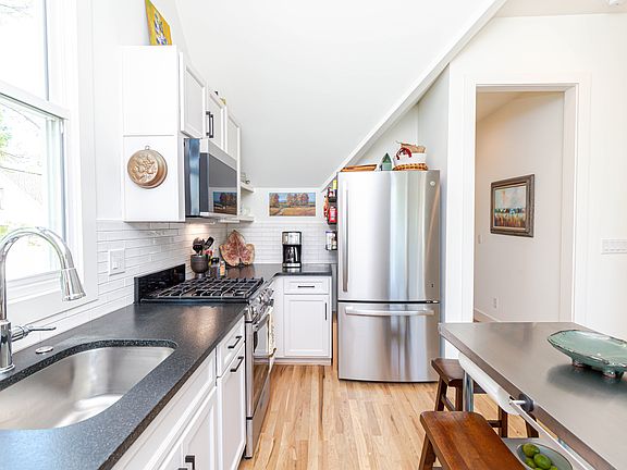 fully furnished kitchen