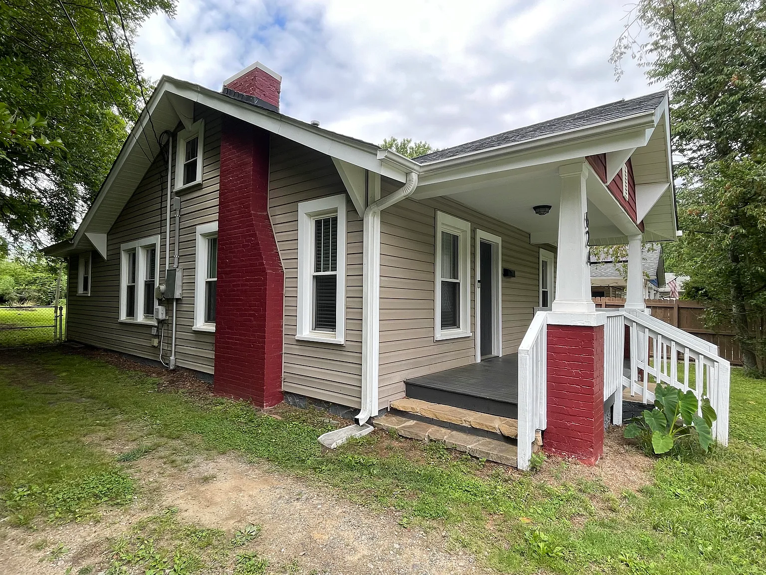 2 bed, 970 sqft, $1,750 — Photo 2