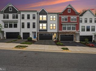 42244 Graves Mountain Ter, Chantilly, VA 20152
