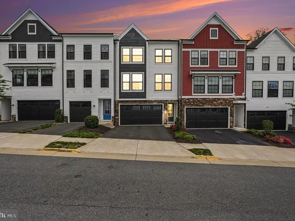 42244 Graves Mountain Ter, Chantilly, VA 20152