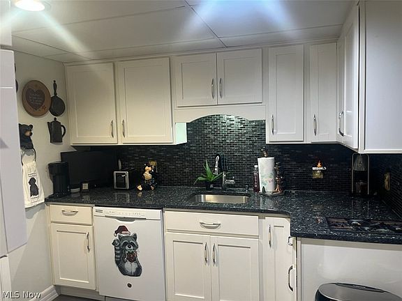 4th image of 243 Rinker Rd