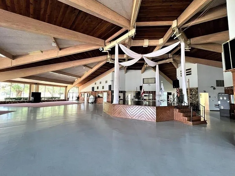 682 Midway Dr — Photo 16