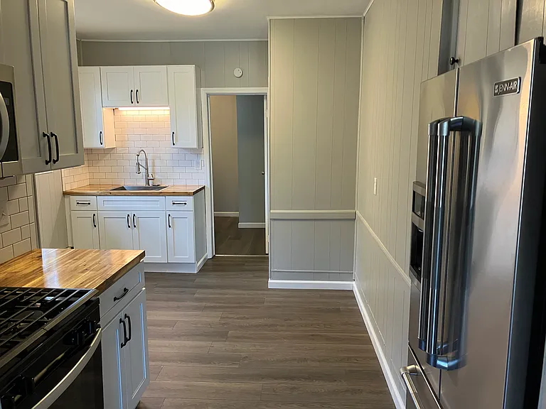377 Indian Church Rd #2 — Photo 1