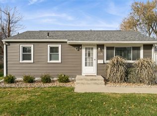 1135 Crestview Dr SE, Cedar Rapids, IA 52403