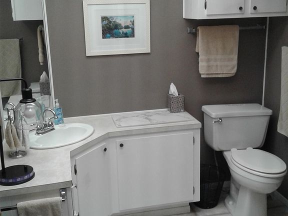 3rd image of 207 49th Avenue Dr W