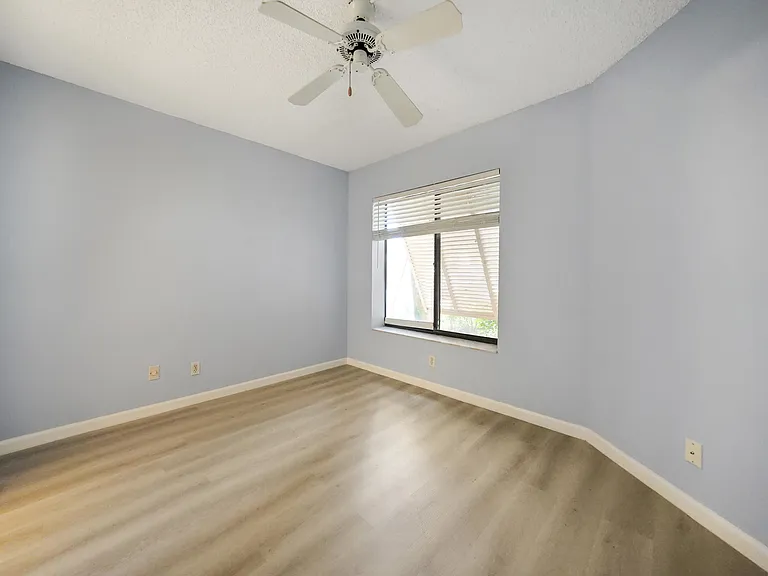 10204 Mangrove Dr #103 — Photo 10