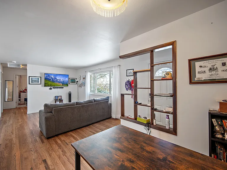 638 Dove Pl — Photo 8