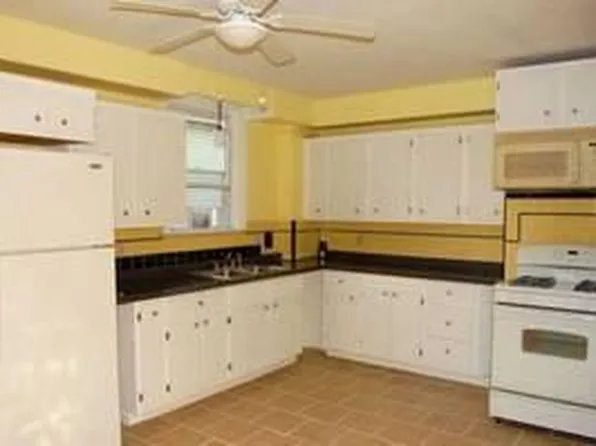 9 Magdalene St APT 1, Providence, RI 02909