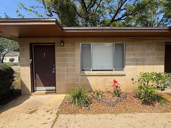 2nd image of 1509 Branch St #7