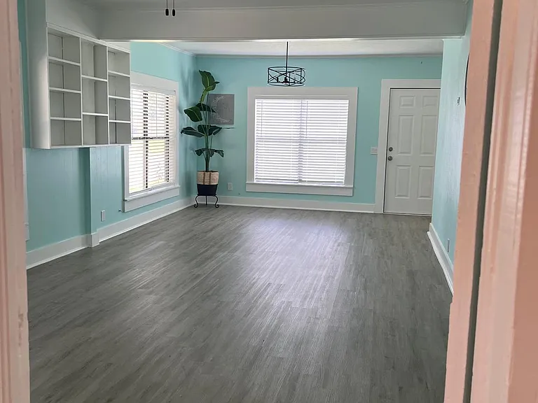 902 S Kaufman St — Photo 1
