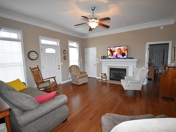 5th image of 2359 Ellsworth Dr