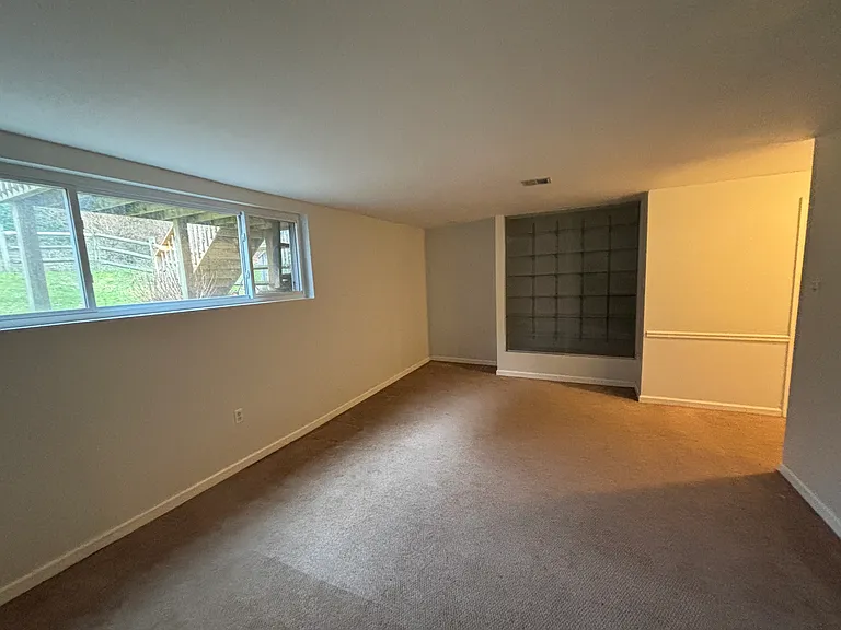 1568 S Coventry Ln — Photo 22