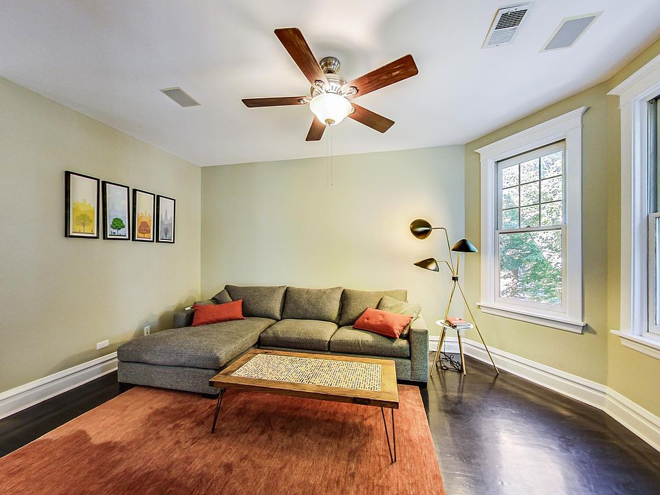 1st image of 3452 N Leavitt St #2