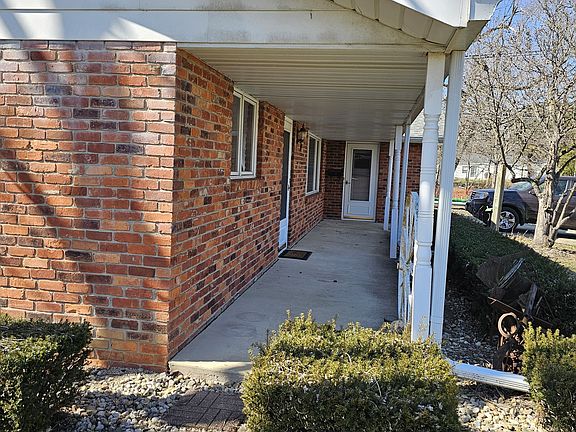 3rd image of 2509 W Euclid Ave