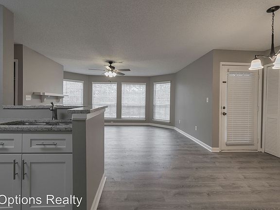 5th image of 610 Cypress Pointe St