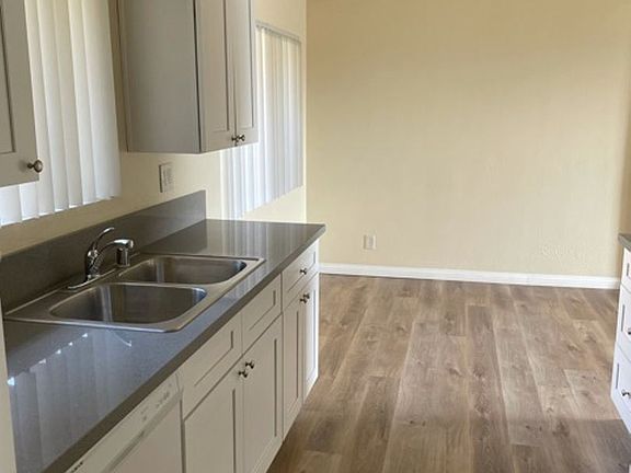 4th image of 514 N Wilcox Ave #12