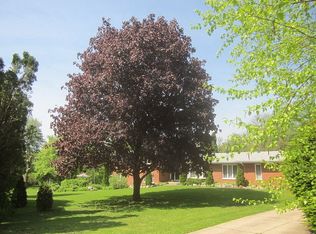 240 Poteet Ave, Inverness, IL 60067