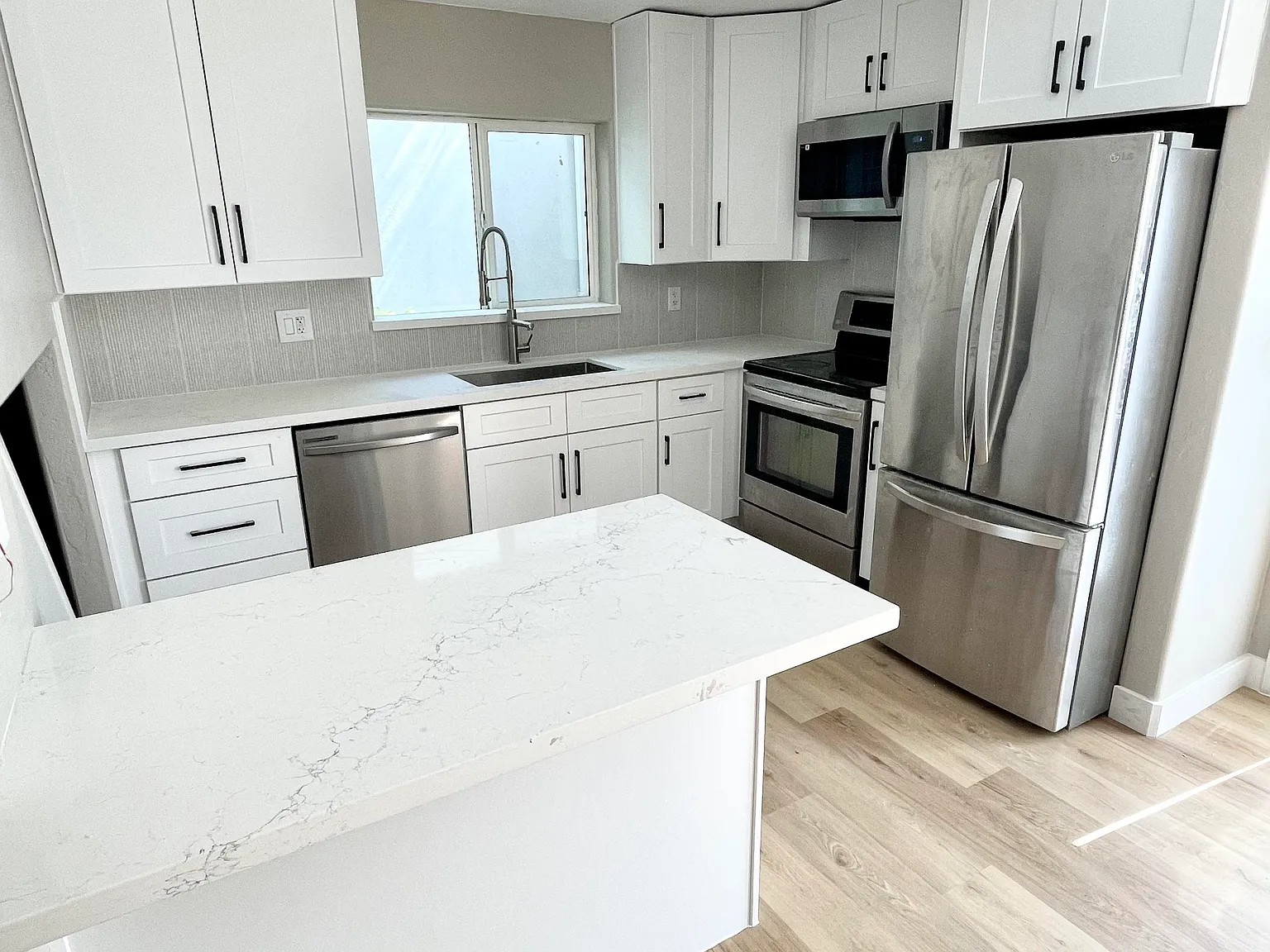 2 bed, 2.5 bath, 1218 sqft, $2,300 — Photo 1