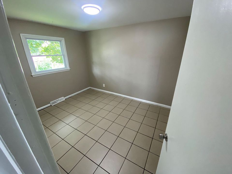 1st image of 5110-5112 N 84th St