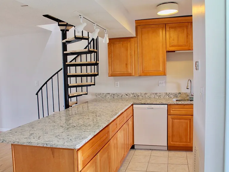 3200 Lynnhaven Dr #309 — Photo 7