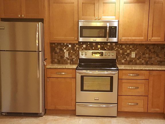 5th image of 8723 Jasmine Ct